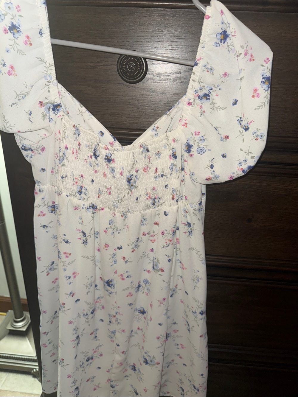 Womens White Floral Puff-Sleeve Dress - Picture 3 of 5